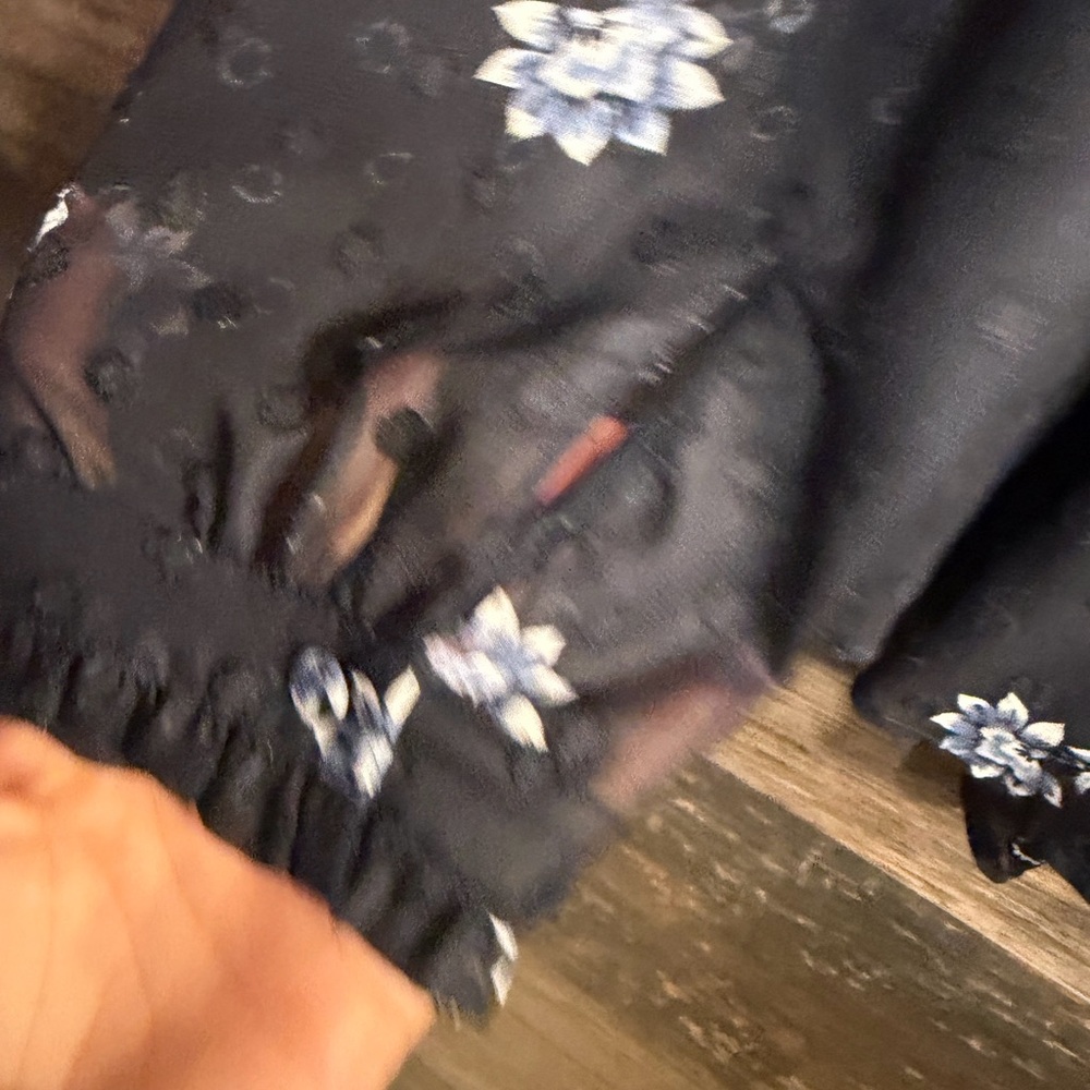 LOFT Midnight and Sky Floral Blouse - Picture 5 of 8